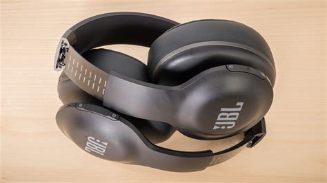 JBL Everest Elite 700 Wireless Review .